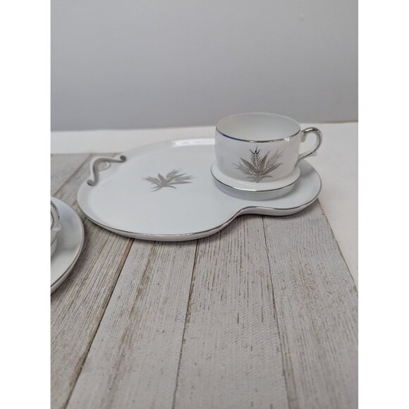 Vintage Kutani Set 2 Snack Plates with Cups White & Silver Gray Bursts Japan - Picture 3 of 13